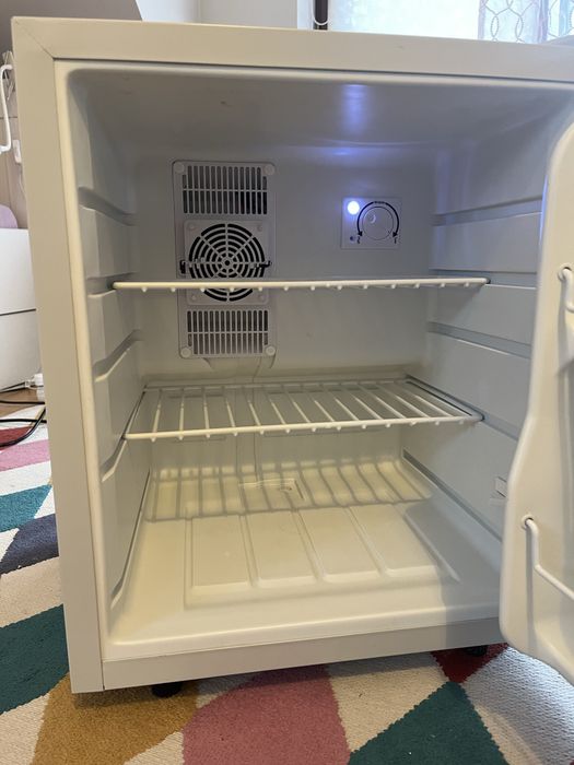 Lodówka mała Electroline 50W