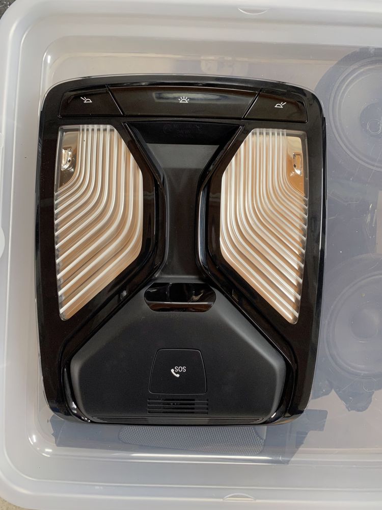 BMW 5-series G30 плафон потолка освещение 2017 год