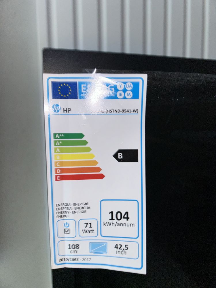 Monitor 4K UHD HP Z43 o przekatnej ekranu 42,5" NOWY NIEUZYWANY!