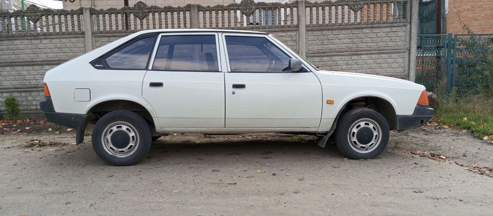 Автомобиль москвич 2141 газ