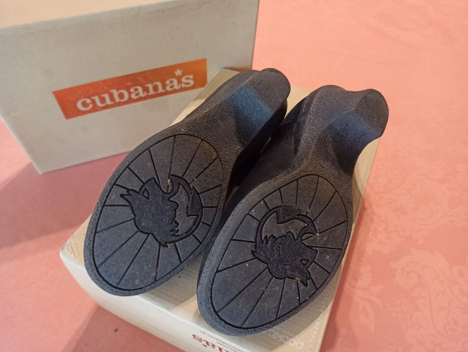 Sapatos cubanas 38 sola borracha super confortável