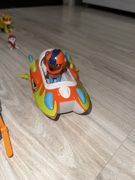 Машинки з героями щенячого патруля