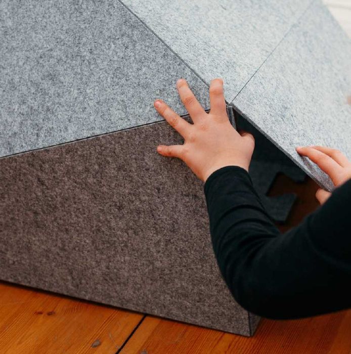 Casota de cão em materias reciclados + colchão