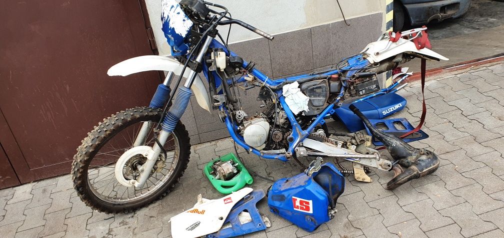 Cylinder wał moduł zapłon koło silnik kosz bak zacisk Suzuki Ts 125 R