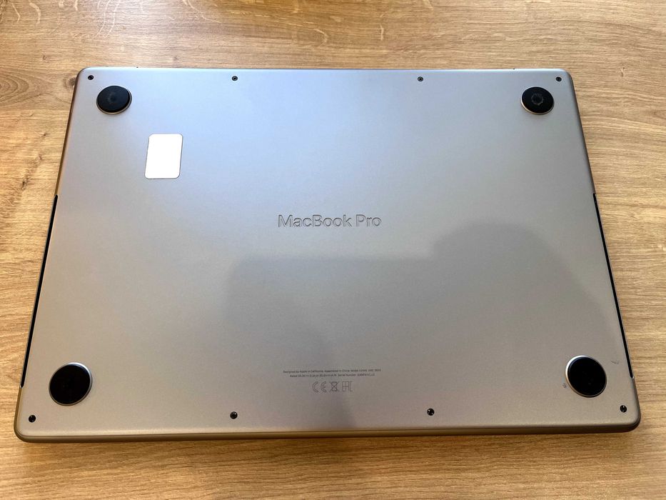 Apple MacBook Pro 14-inch (2021) M1 Pro / 16GB RAM / 512GB SSD