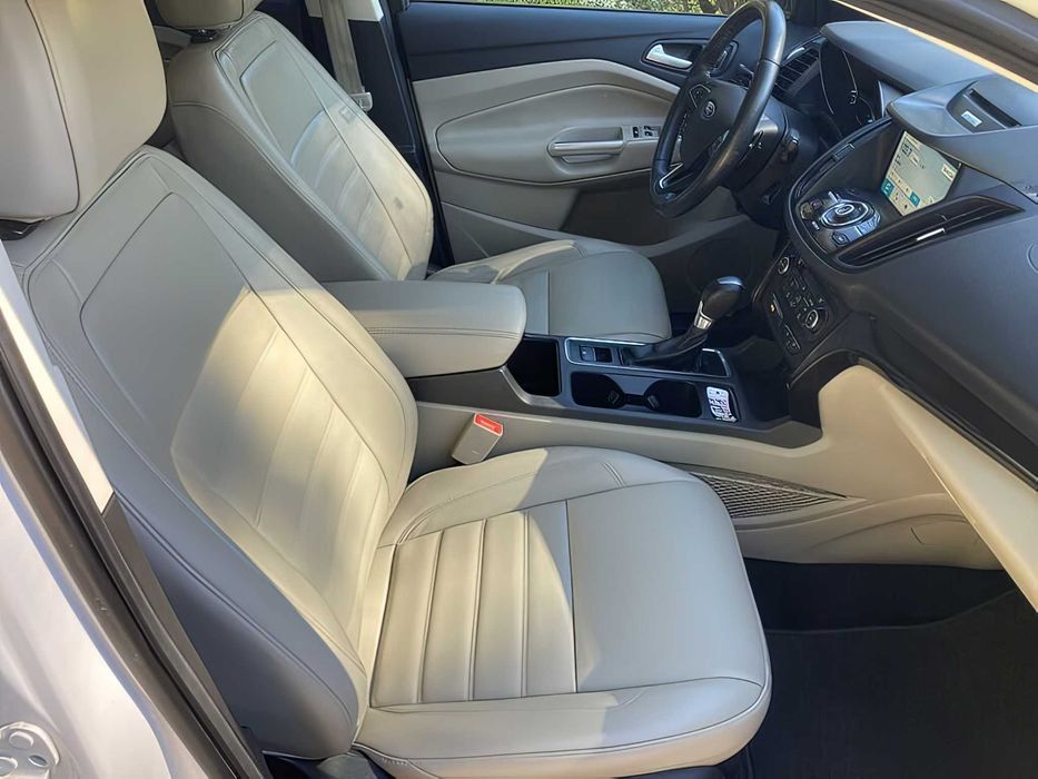 Ford Escape Titanium      2017