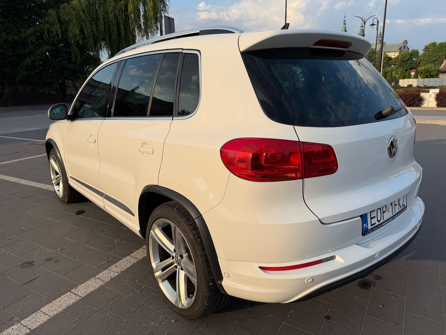 Volkswagen Tiguan R-line 4x4 2.0diesel 177km automat full opcja