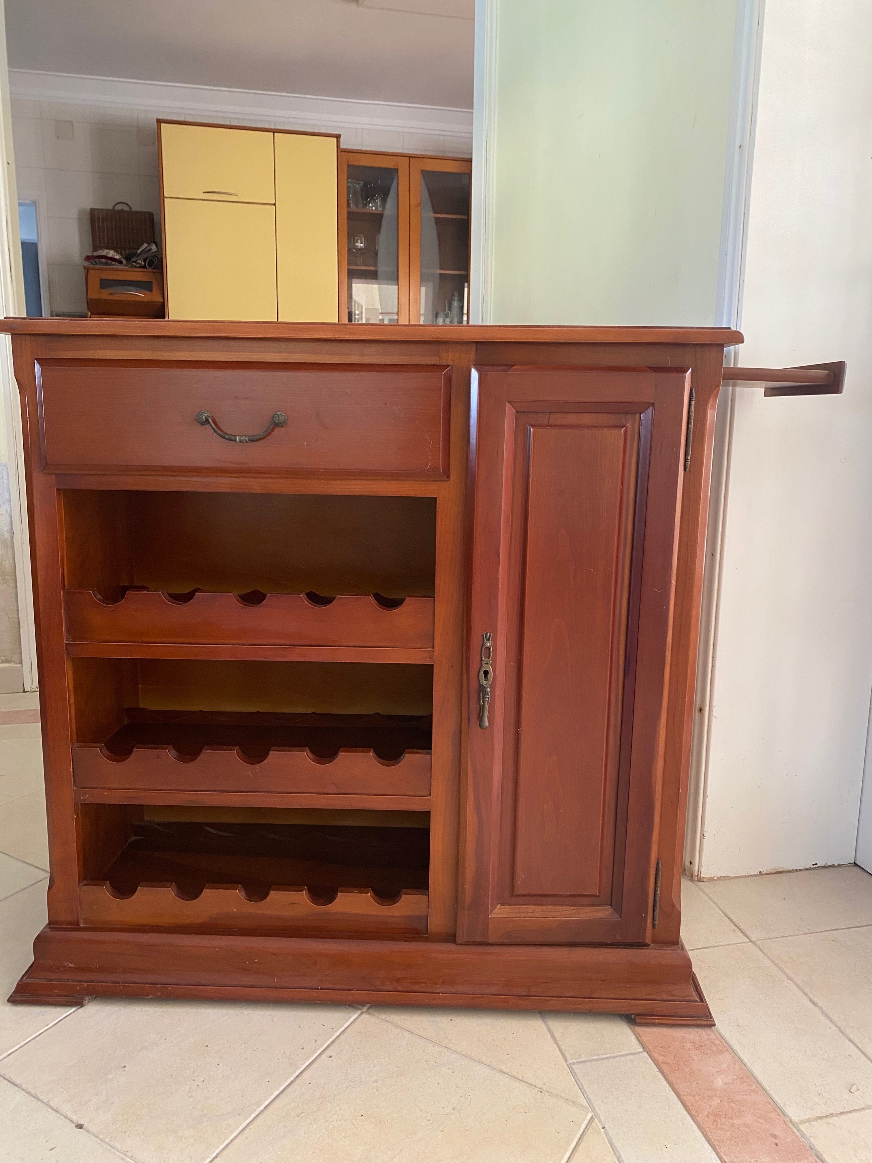 Movel Garrafeira em Cerejeira maciça