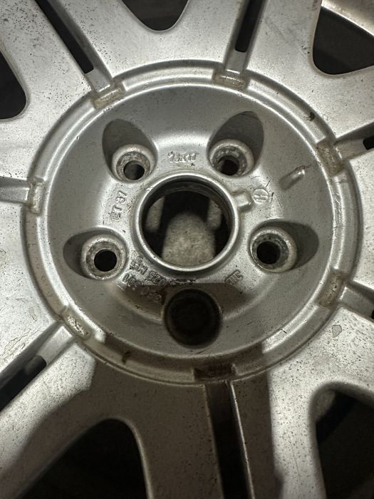 Felgi komplet passat fl 2003 rok