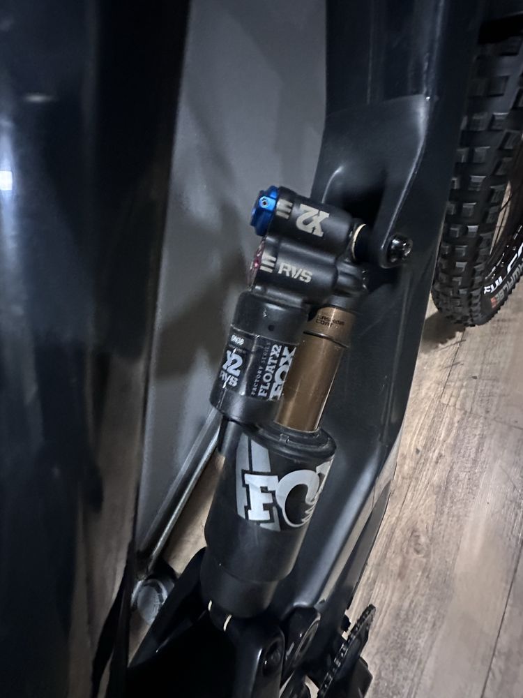 YT Capra CF Pro 29 L