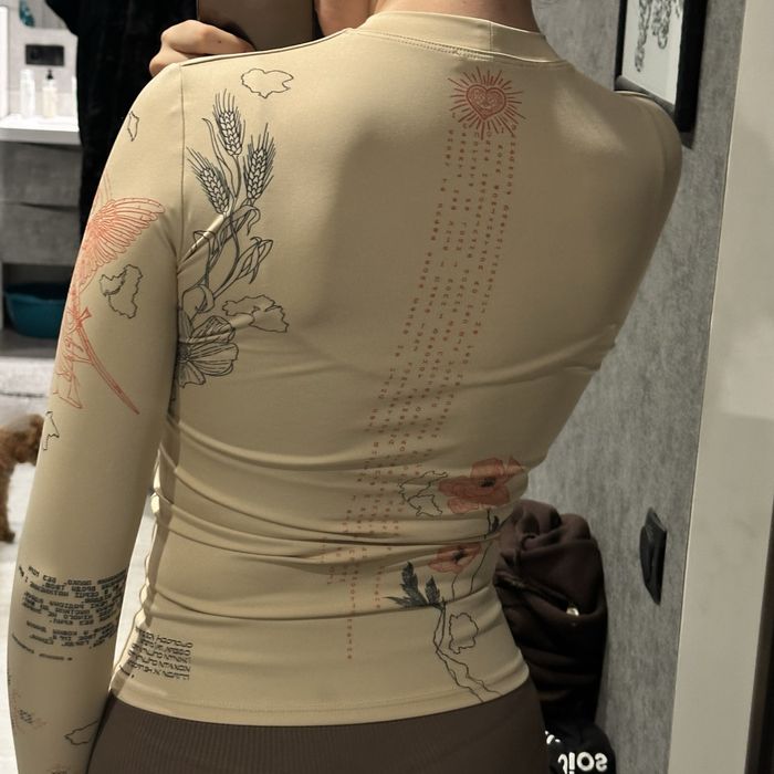 Лонг Gepur з імітацією тату