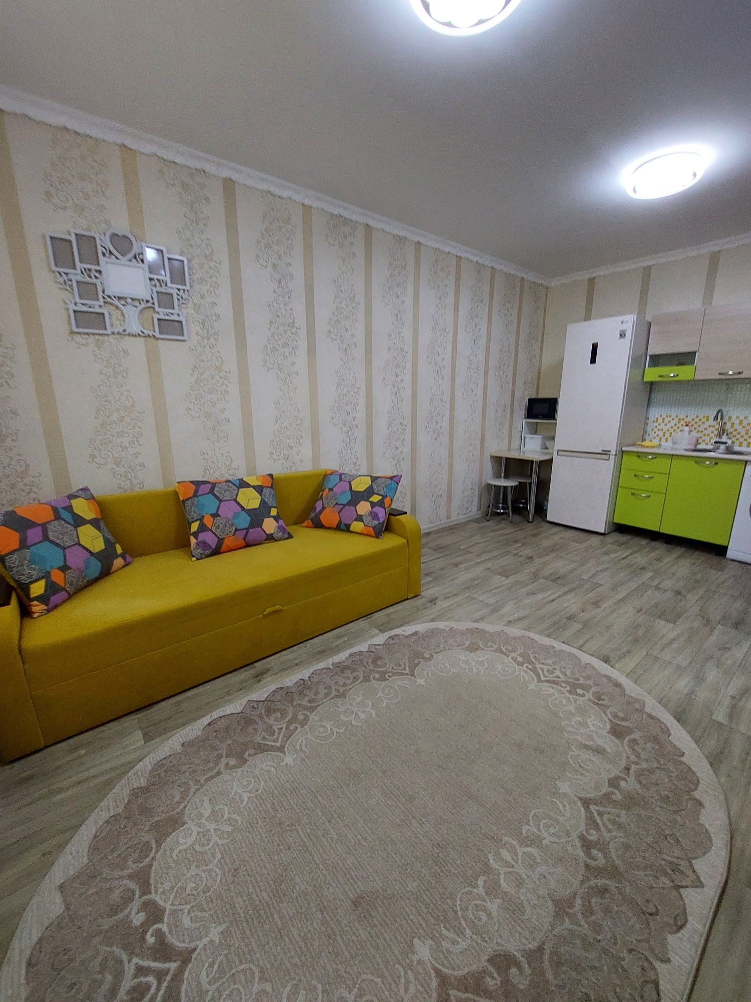 Комната у моря, Черноморск.