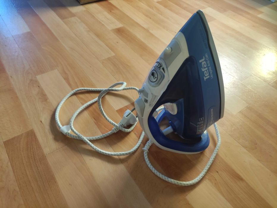 Żelazko TEFAL Ultragliss Anti-Scale FV4967