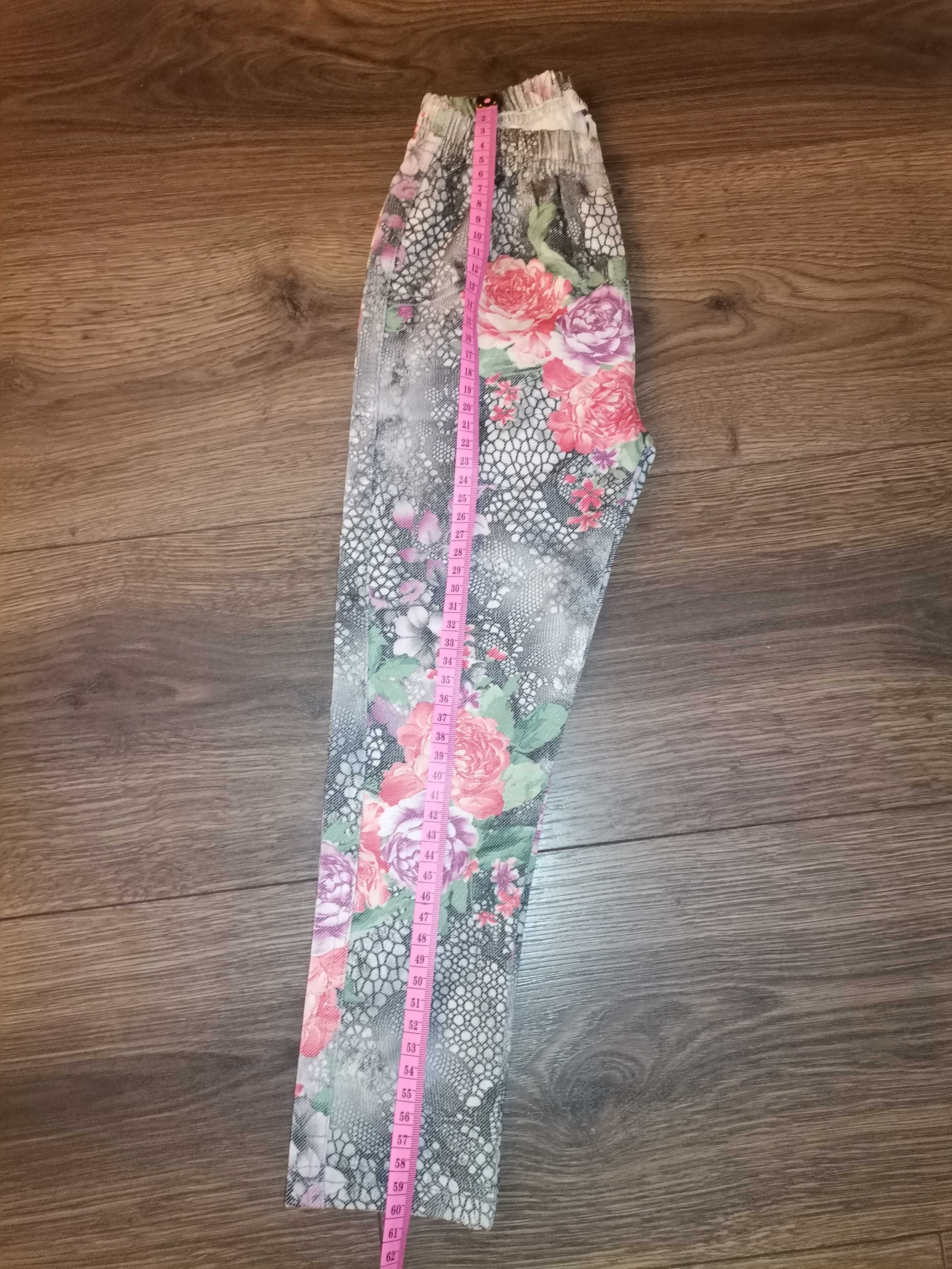 Legginsy w kwiaty, 4 lata, r 104