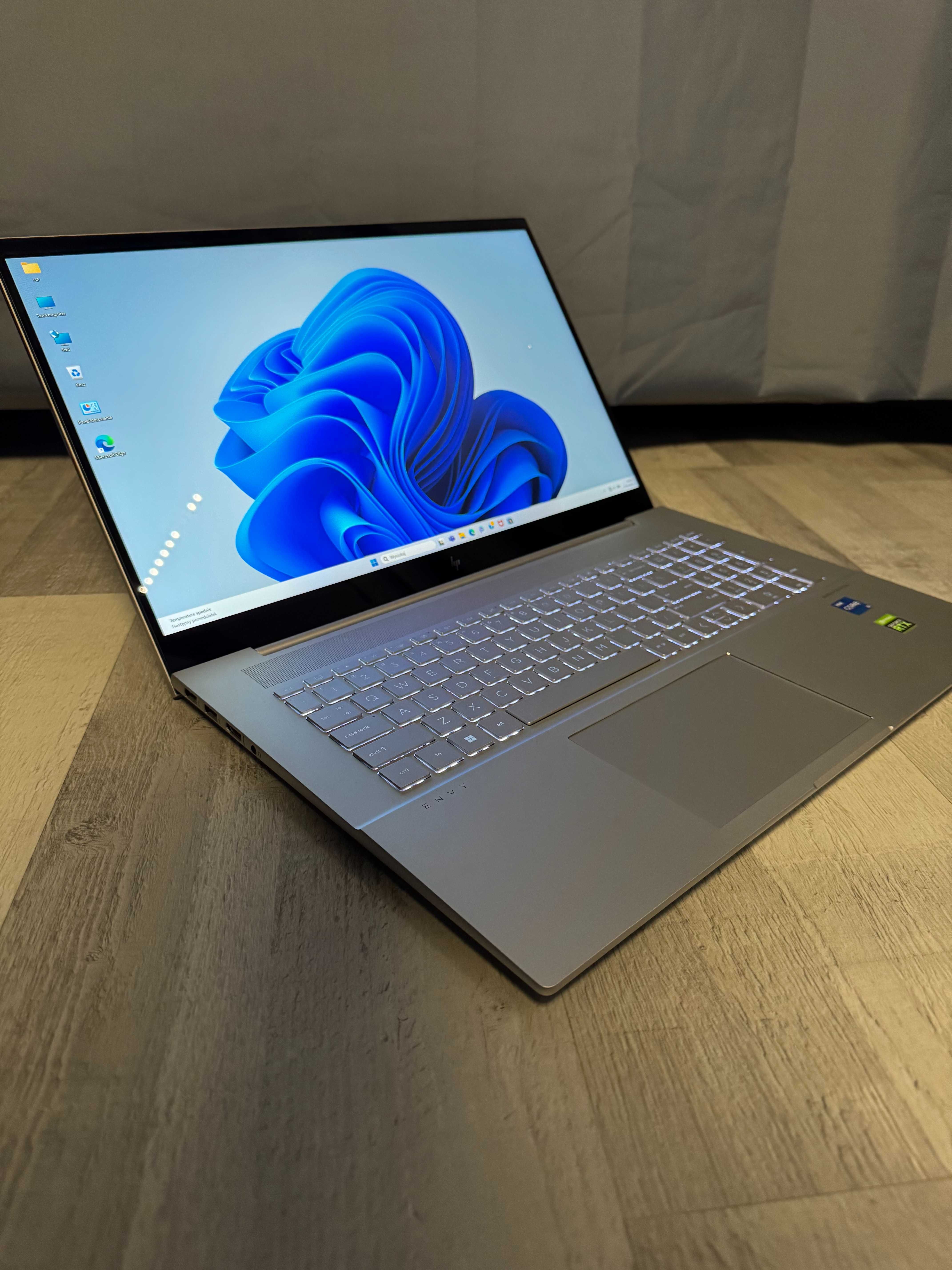 HP Envy 17 i5-1235U/32GBRAM/512SSD/Win11 RTX2050/Intel Iris XeGraphics
