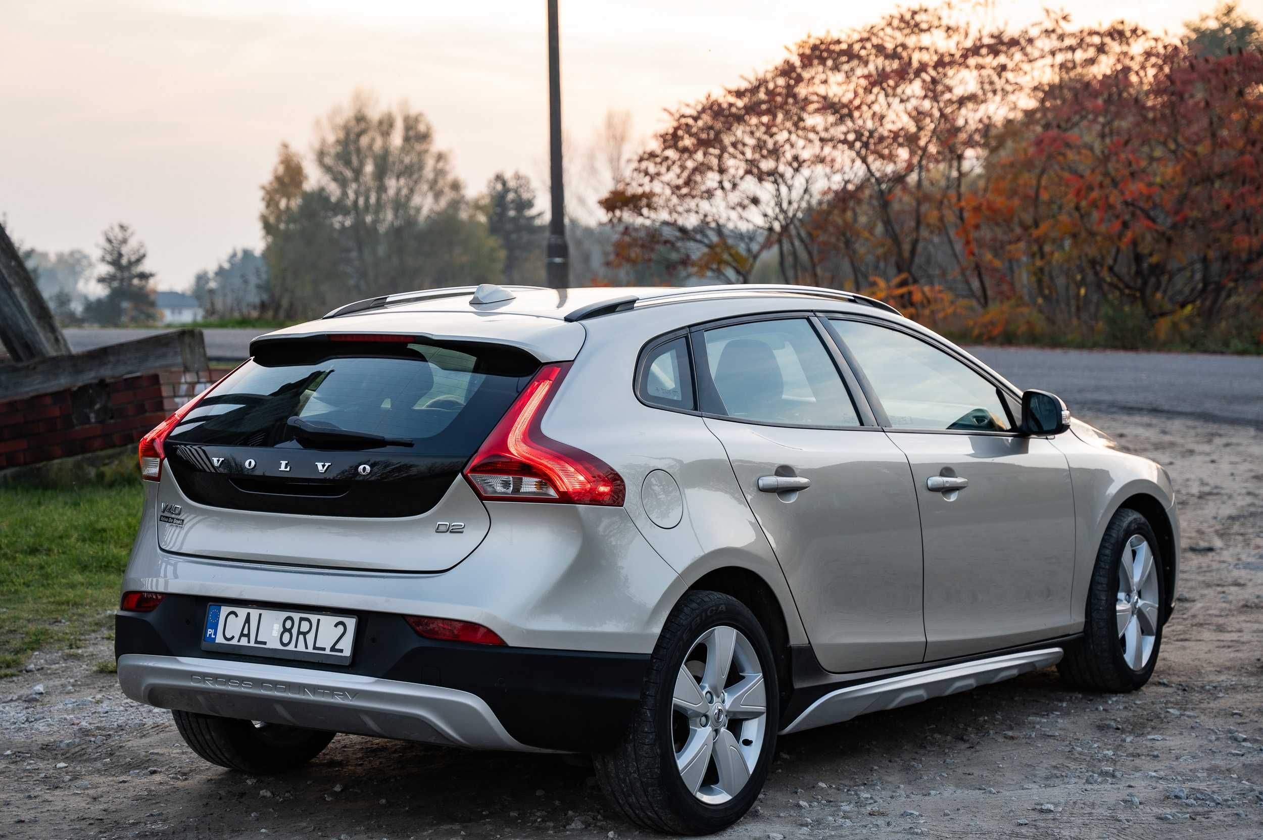 Volvo V40 Cross Country D2 120KM 105tys km Ks. serwisowa