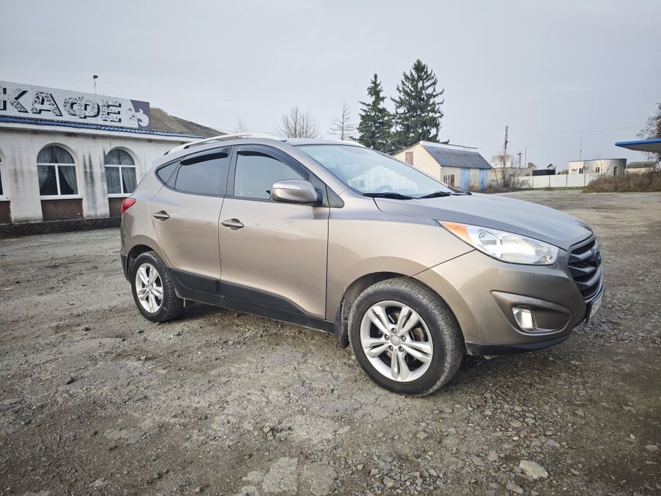 Хундай Туксон 2013 Hyundai ix35 Tucson Кросовер Позашляховик