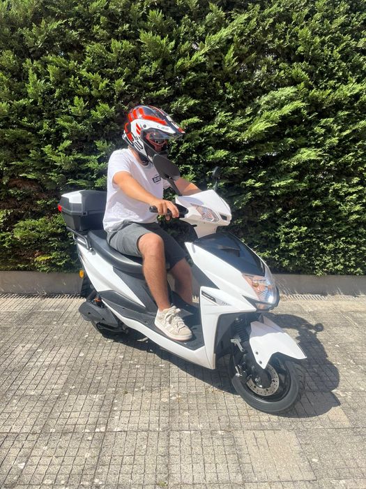 Scooter elétrica EML 07 (Electric Motor Lisbon)