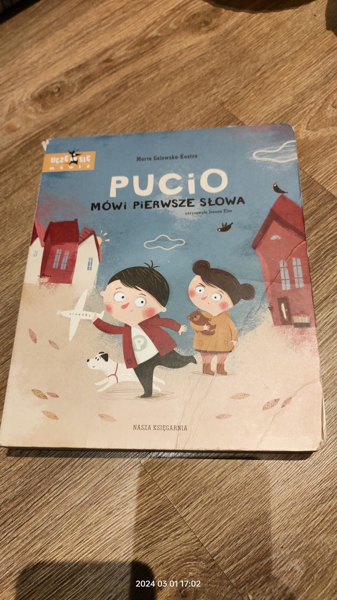 Książka dla dzieci "Pucio mówi pierwsze słowa"