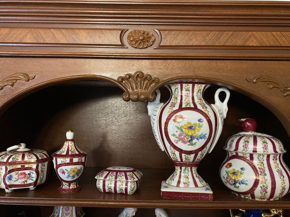 Conjunto de loiça pintado à mão