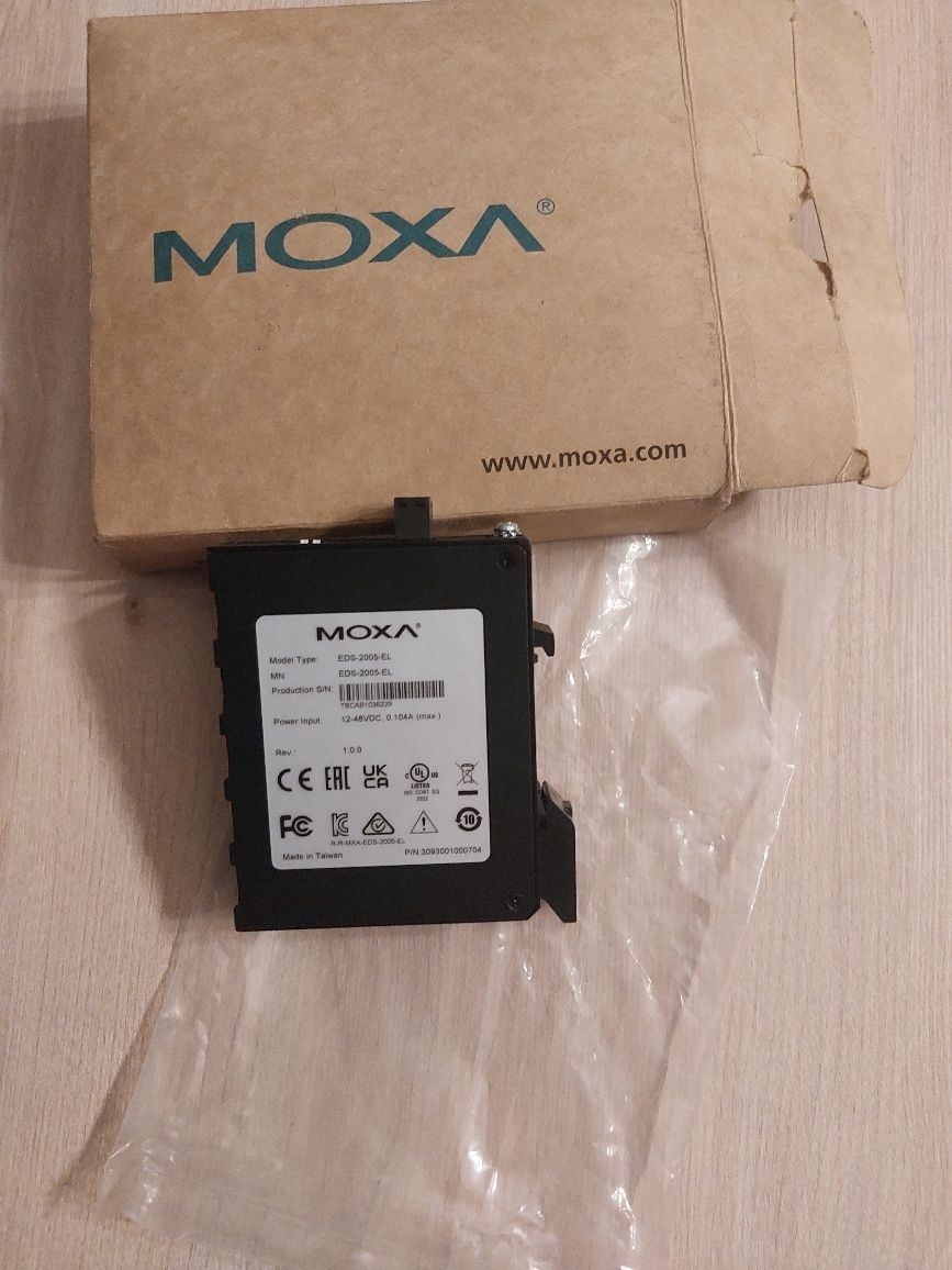 Switch MOXA EDS-2005-EL  5x Ethernet 10/100BaseTx, Nowy polecam