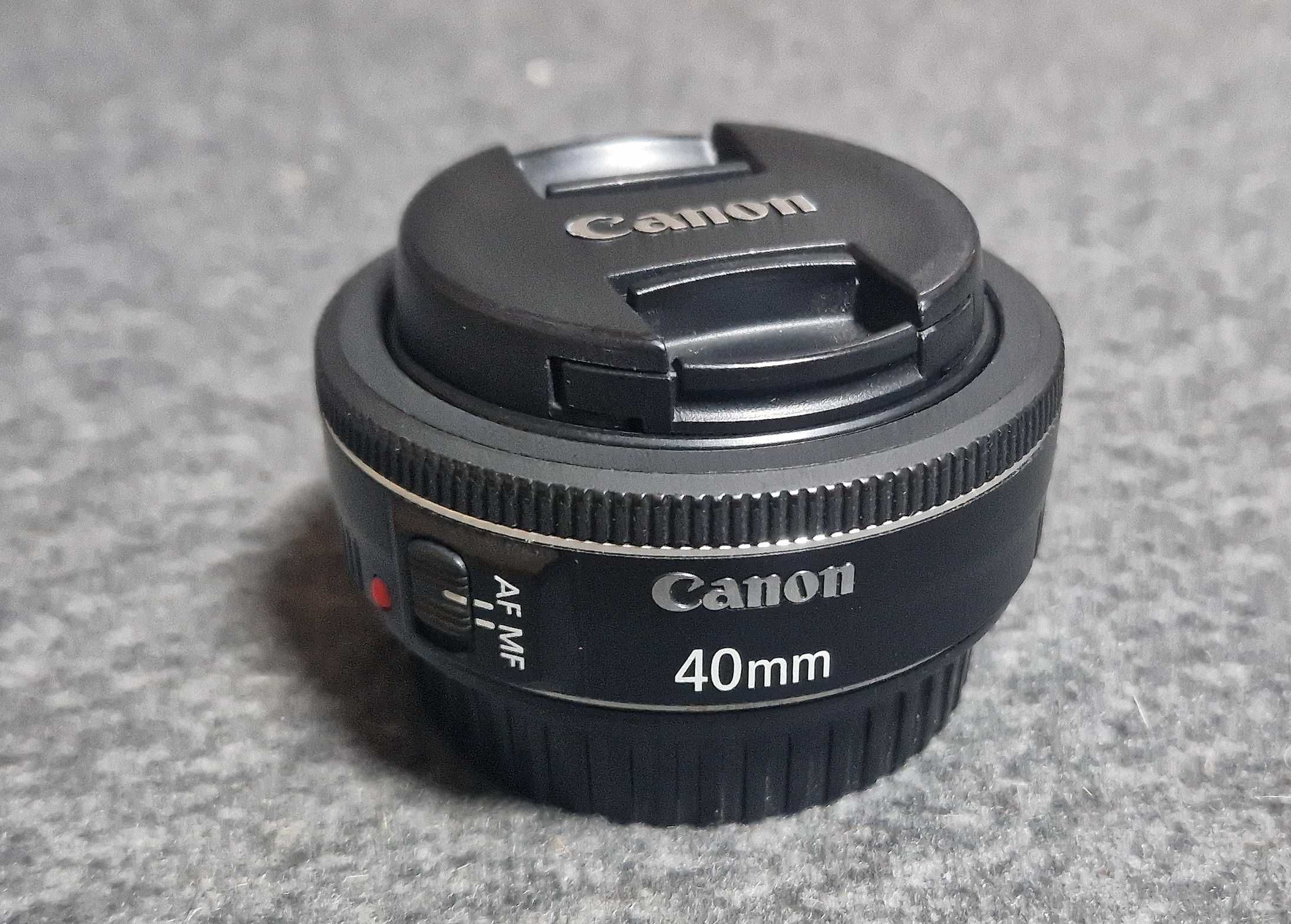 объектив Canon EF 40mm f/2.8 STM