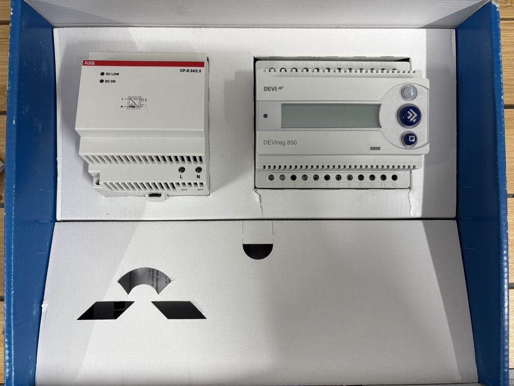 Regulator termostat Devireg 850  140F1085