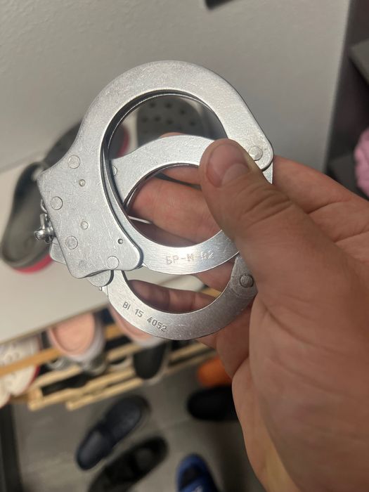 Наручники в гарному стані !