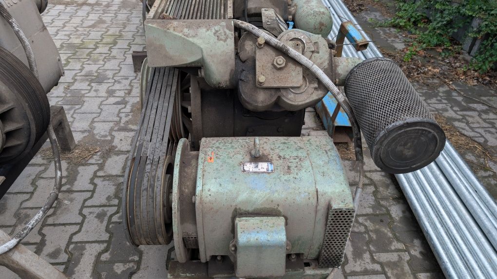 Sprężarka tłokowa atlas copco 22kw