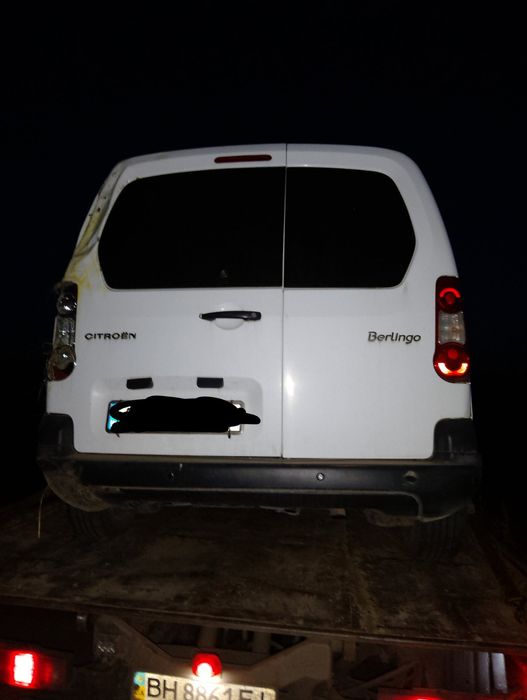 Автомобіль сітроен берлінго після дтп