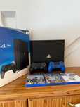 [PS4] Konsola PlayStation 4 Pro 1TB + 2 Pady + 3 Gry + Oryginalne pude