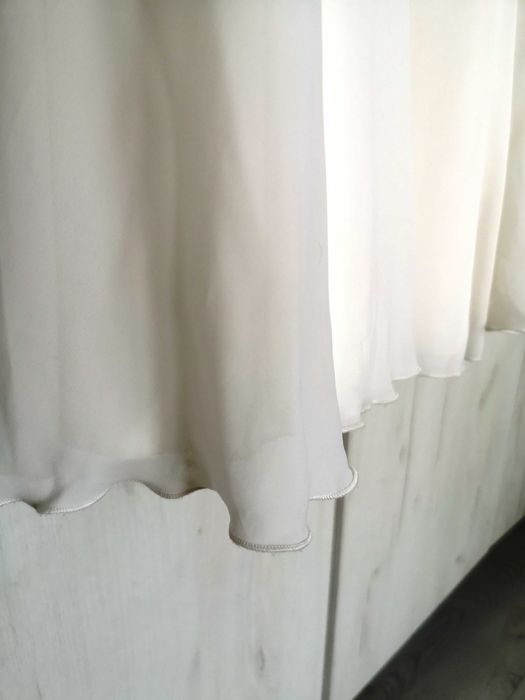 Suknia ślubna na ramiączkach