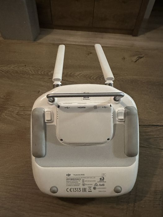 Dji phantom 4 pro advanced kontroler gl300e
