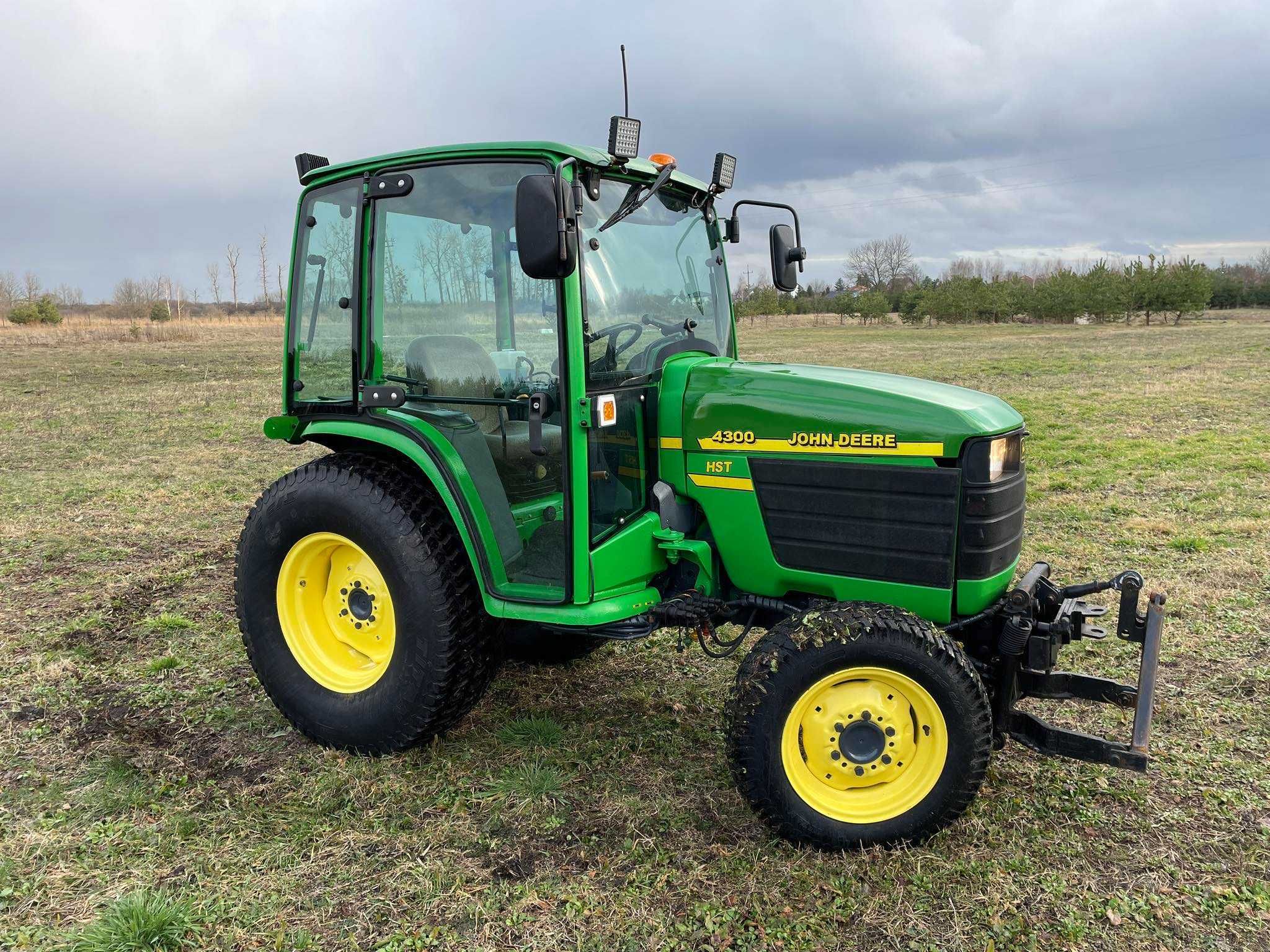 Mini traktorek John Deere 4300 HST