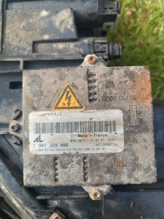 Reflektor Lampa mazda 6 GY xenon 2005 r