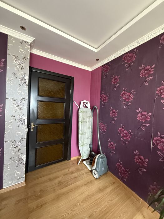 Продам 2-х кімнатну квартиру в центрі