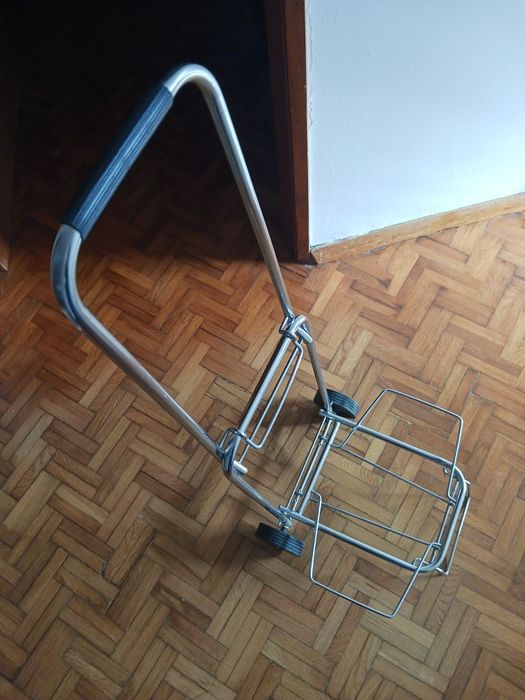 Carrinho de transporte compras