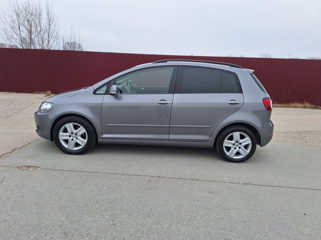 Volkswagen Golf Plus
2009
VІ покоління/Тур 1КР
к.c.) + Base
1.6 tDImт