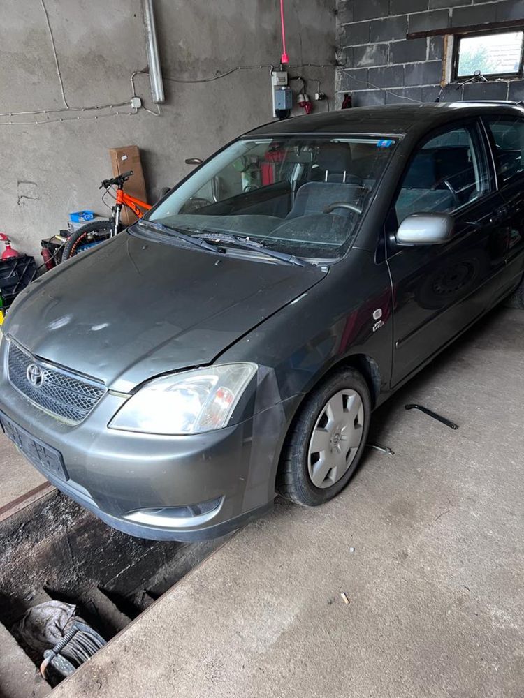 Автомобіль на запчастини Toyota Corolla E12 2.0d 2004 рік хетчбек