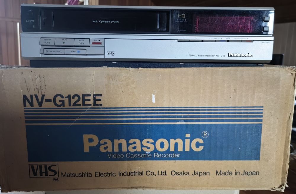 Видеомагнитофон Panasonic NV G12 HQ 3 head (Капсула времени. Изящный)