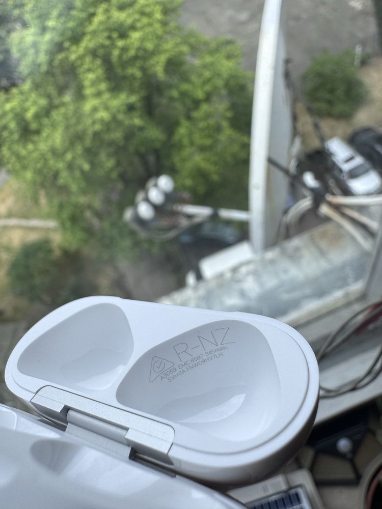 Кейс AirPods 4 Gen модель A3055 A3056 A3059 бокс зарядки case кейс
