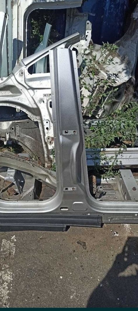 Четверть перед право FV6Z16055A ,стойка,  крыша Ford C-Max MK2 13-18