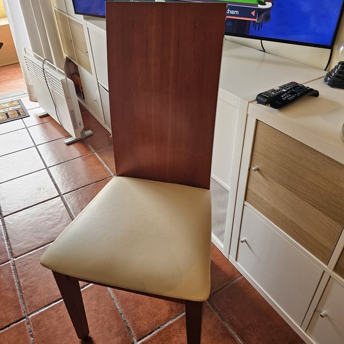 Mesa de jantar com 8 cadeiras