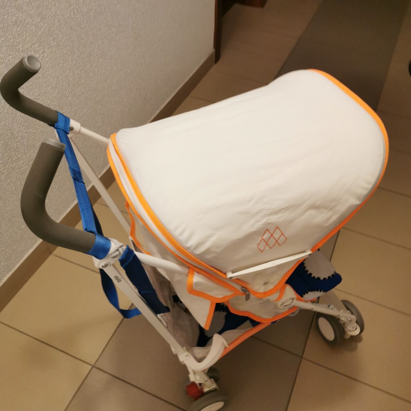 Maclaren VOLO wózek spacerówka parasolka lekki składany