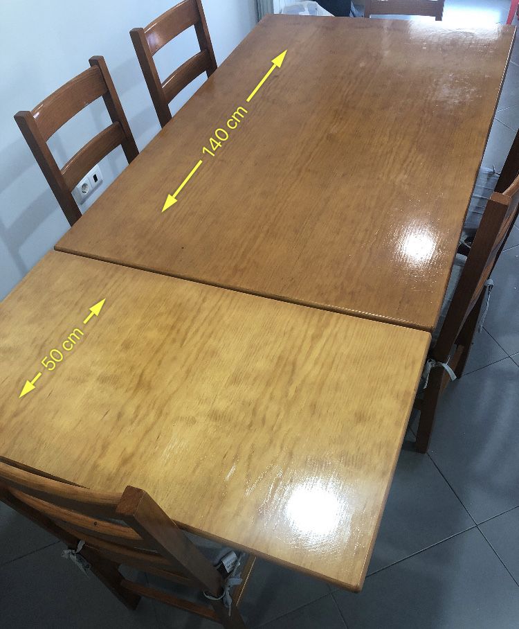 Mesa com 6 cadeiras