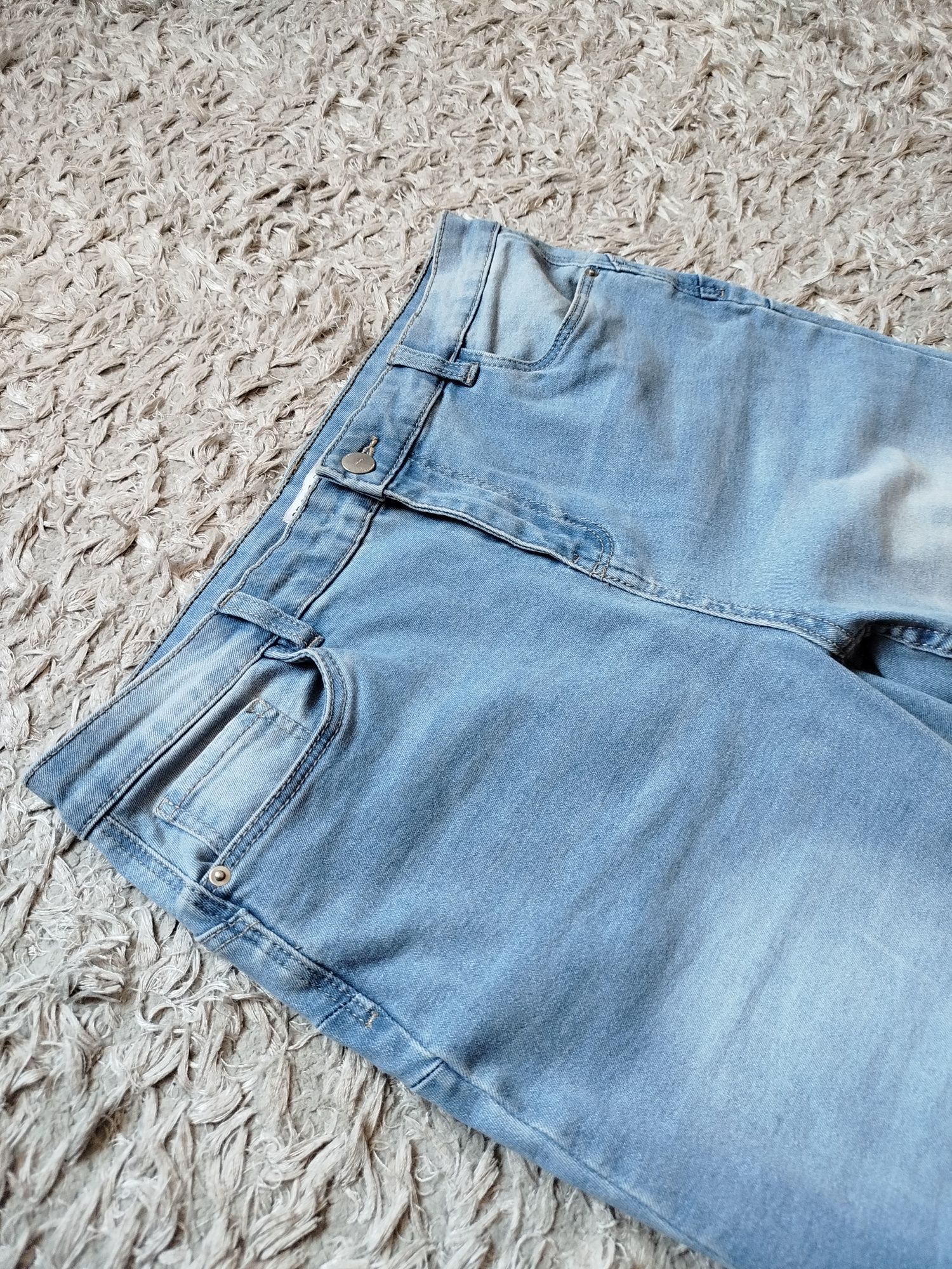 Jeansy jasne Cropp nowe bez metki