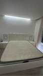 Quarto Completo – Cama King 180x200 + Colchão + Mesas de Cabeceira