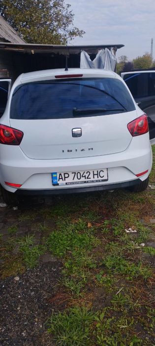 Seat ibiza (1,4 л )2014 год