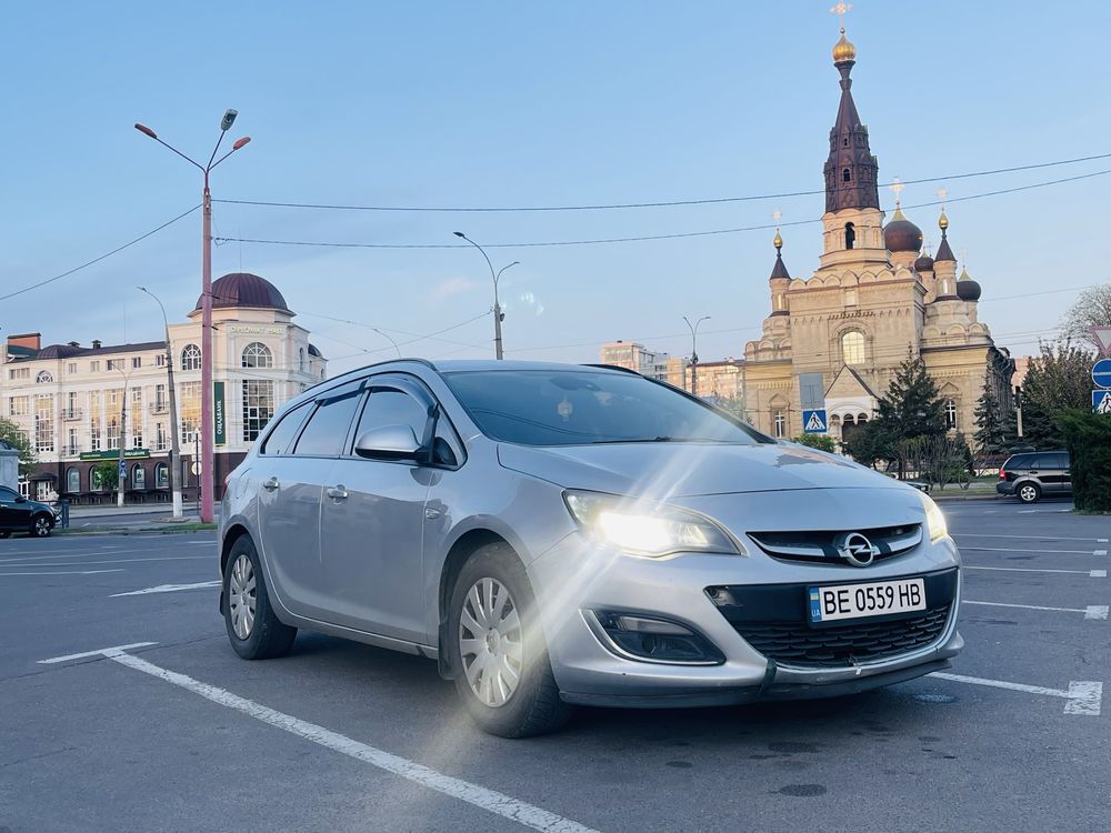 Opel Astra J 2013 рік 1,7 дизель