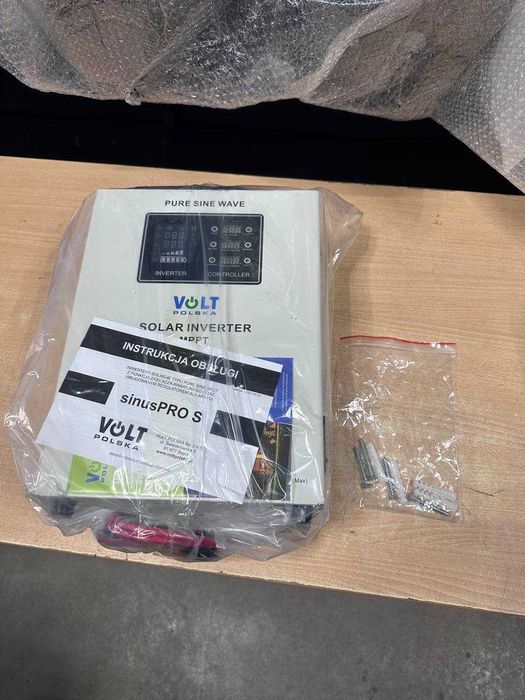 Інвертор VOLT POLSKA SINUS PRO 2000E 24V (інвертер+зарядний 2в1)